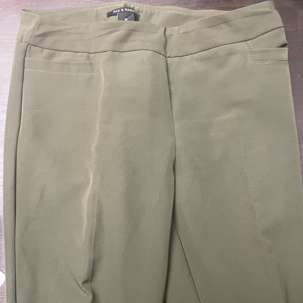 Olive Green Pants , Perfect to wear to work.